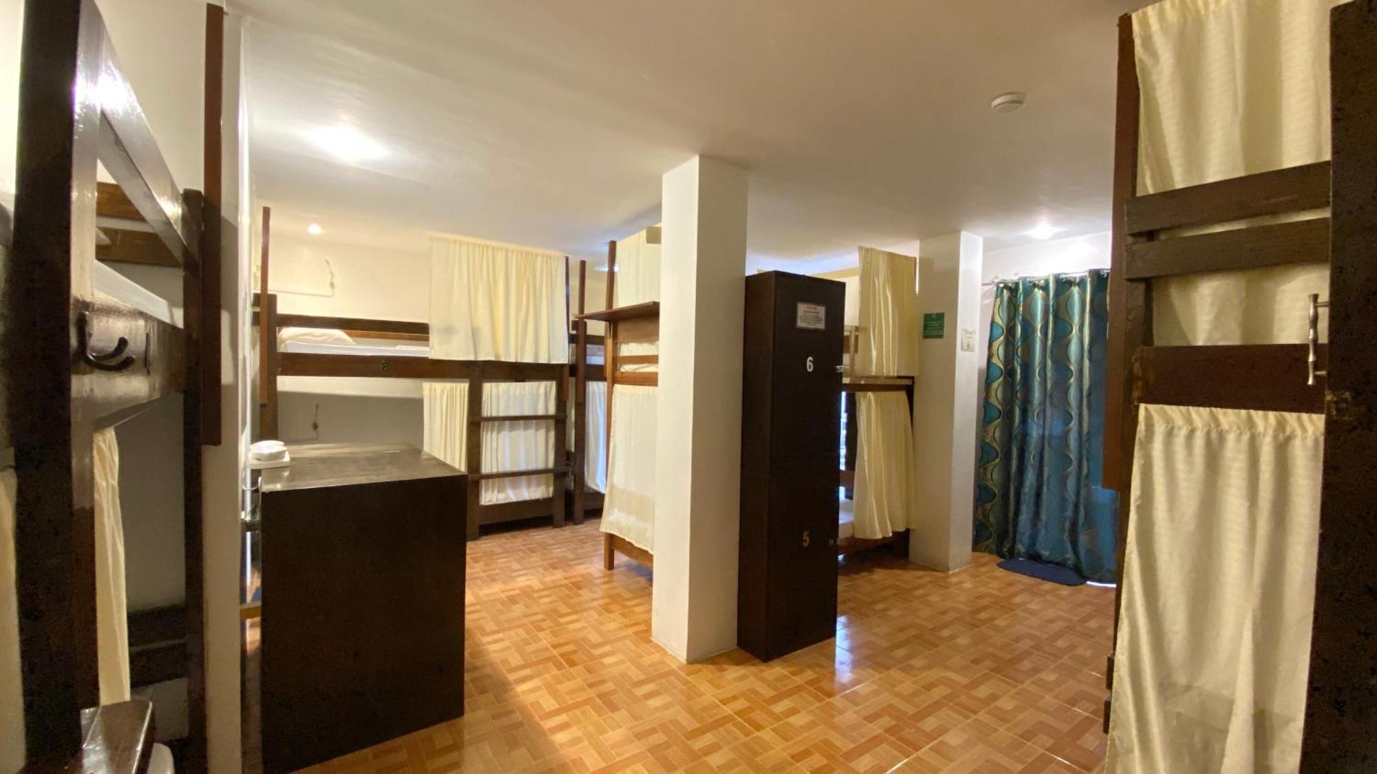 Chill Out Hostel Balabag  Rom bilde